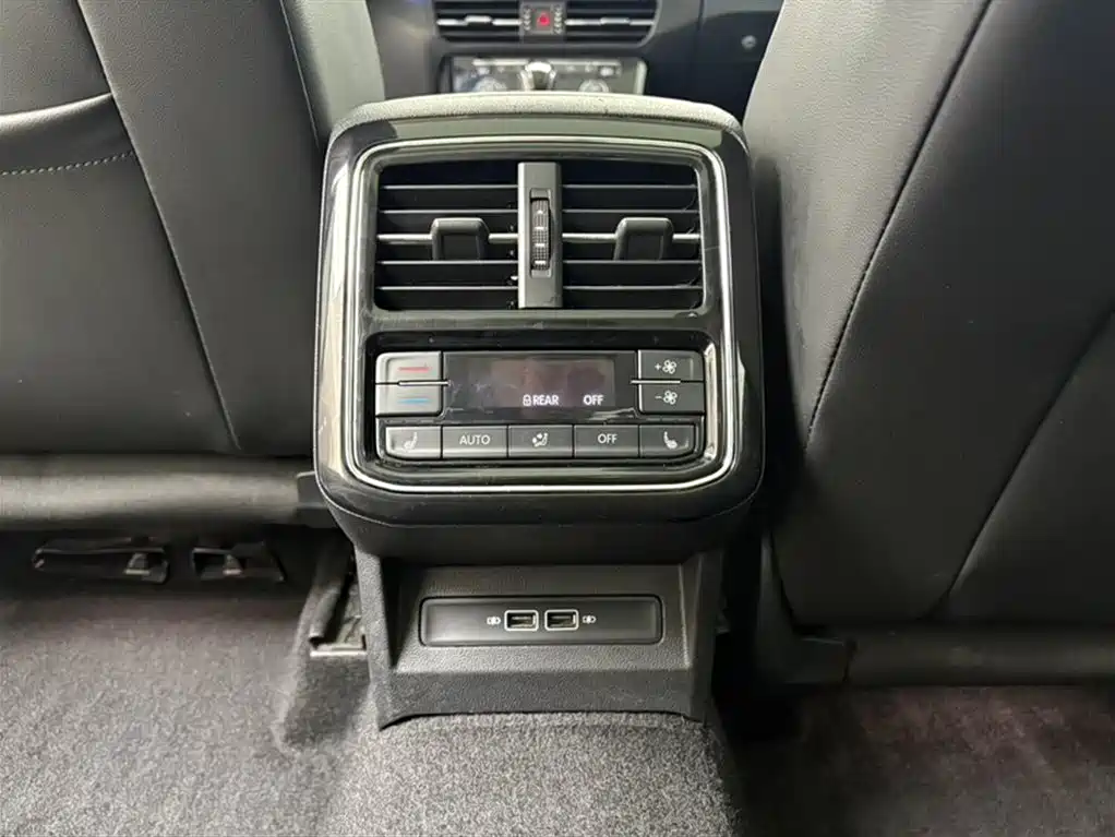 Volkswagen Passat 2019 — фото 13