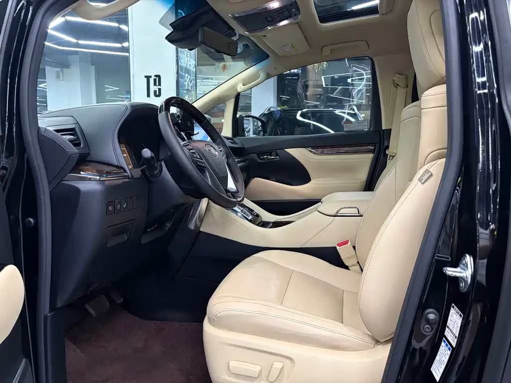 Toyota Alphard 2022