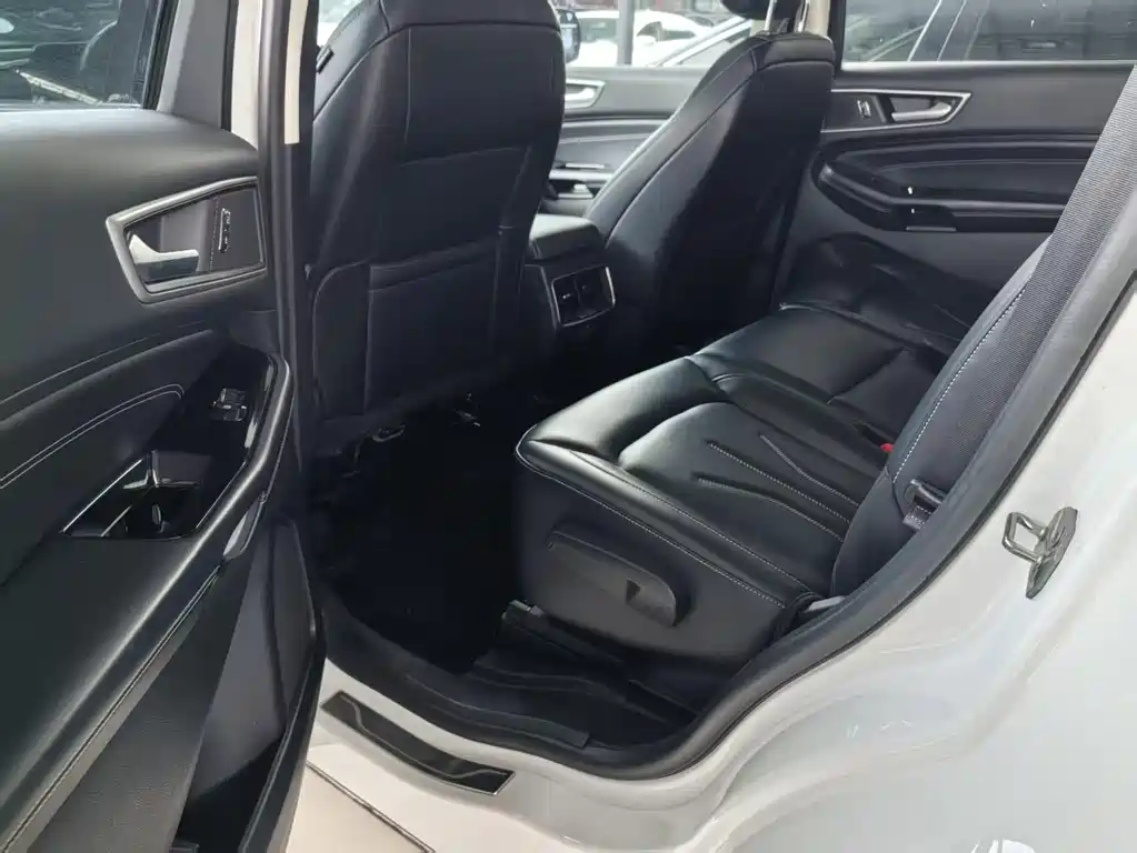 Ford Edge 2021 — фото 10