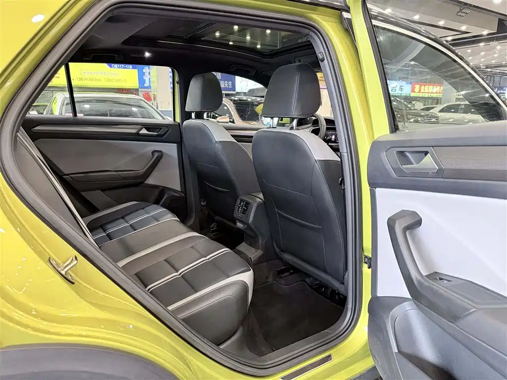 Volkswagen T-Roc 2023