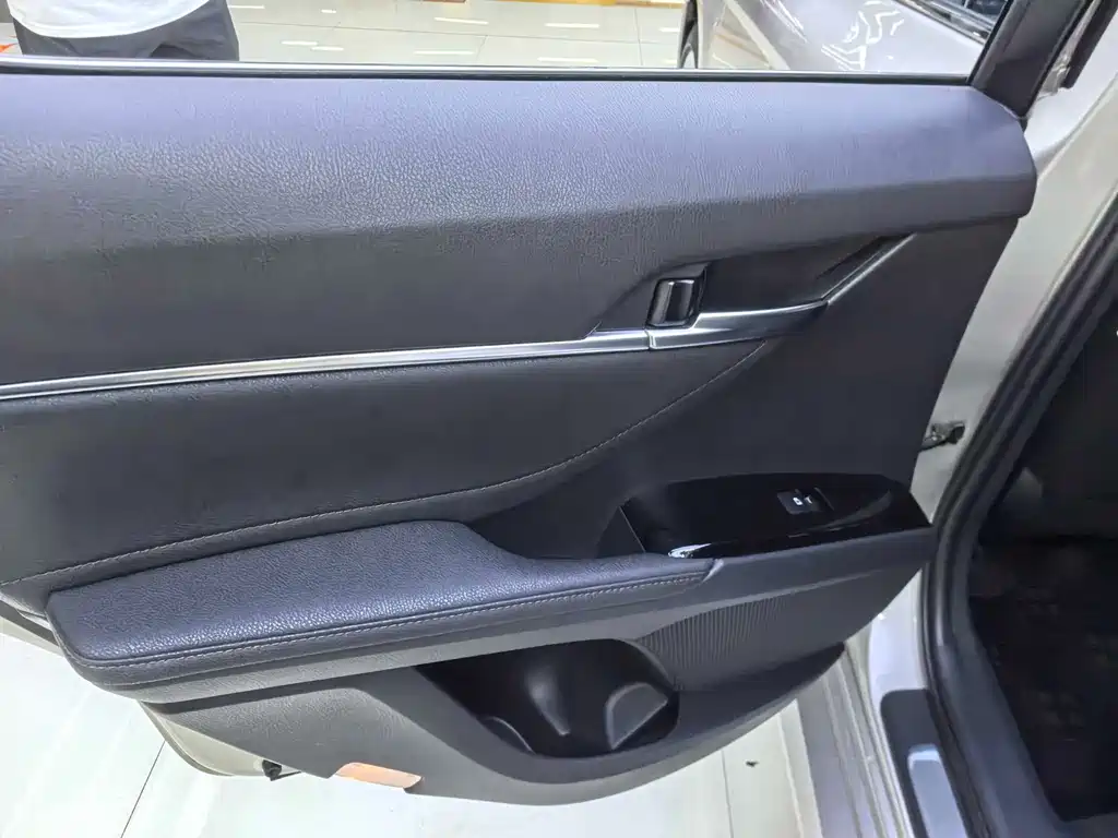 Toyota Camry 2020 — фото 10