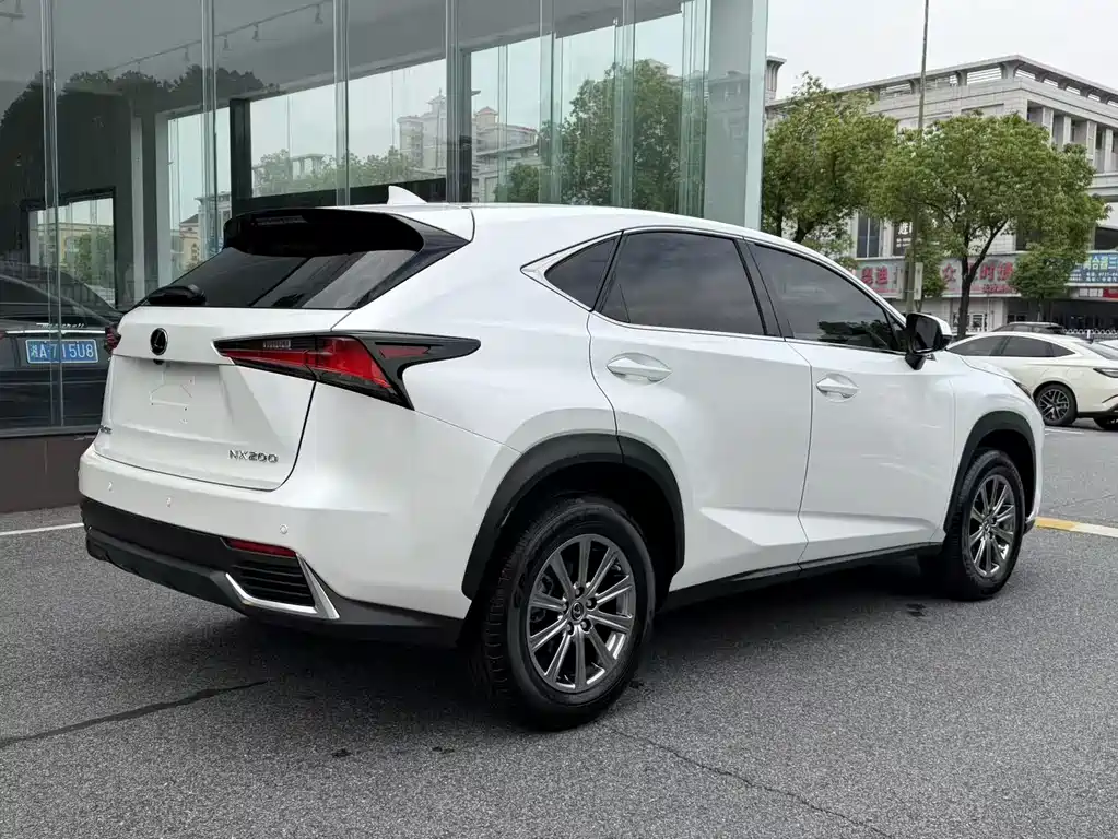 Lexus NX 2021 — фото 12