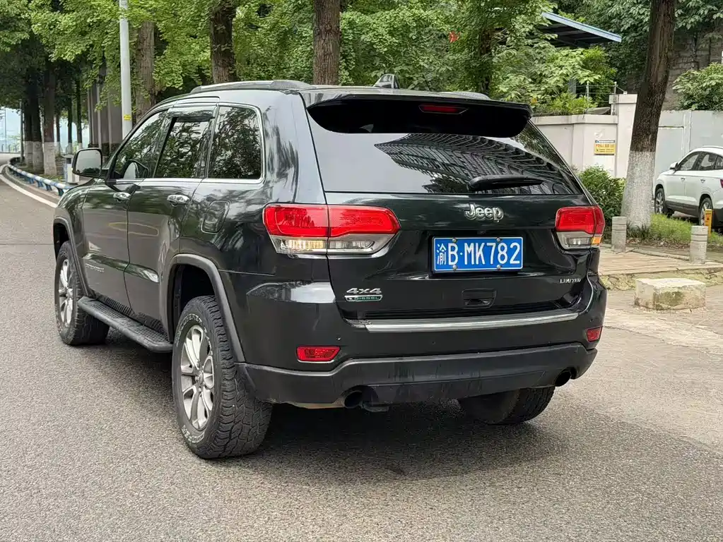 Jeep Grand Cherokee 2014 — фото 7