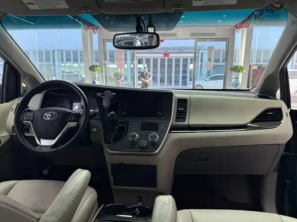 Toyota Sienna 2020