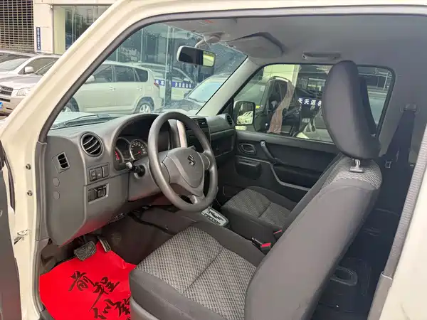 Suzuki Jimny 2015