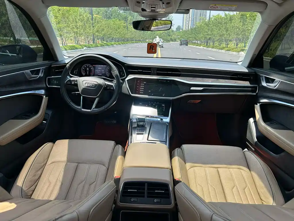 Audi A6L 2022