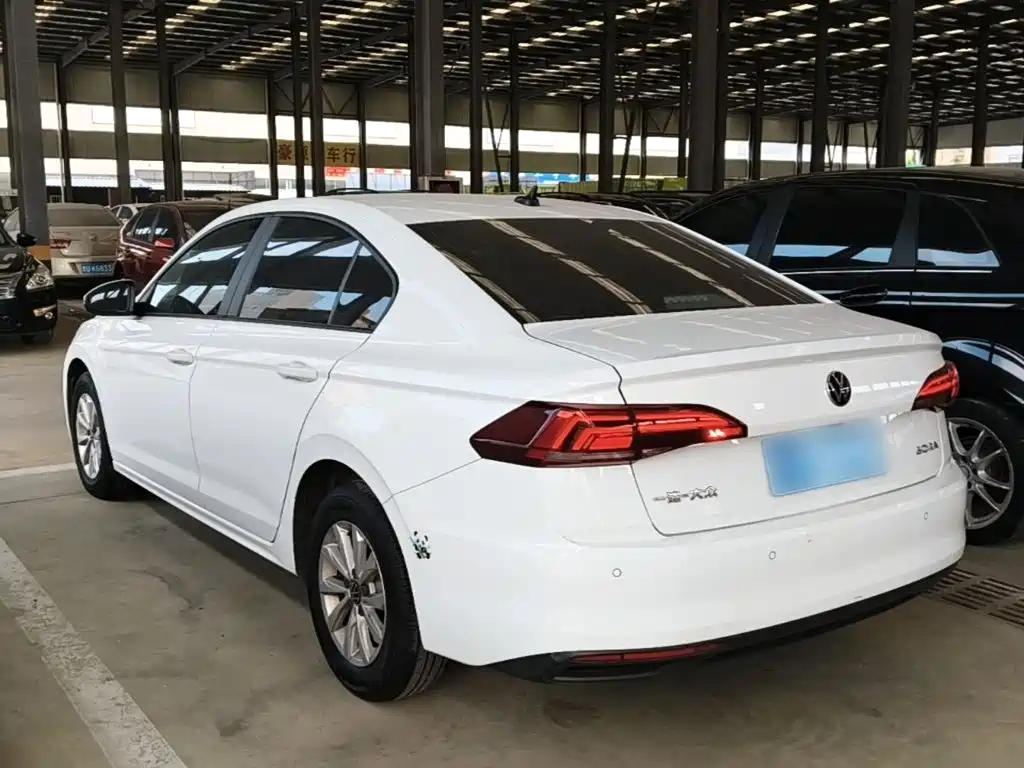 Volkswagen Bora 2023