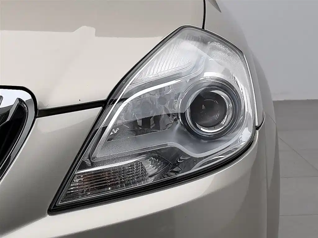 Buick Excelle 2015 — фото 7