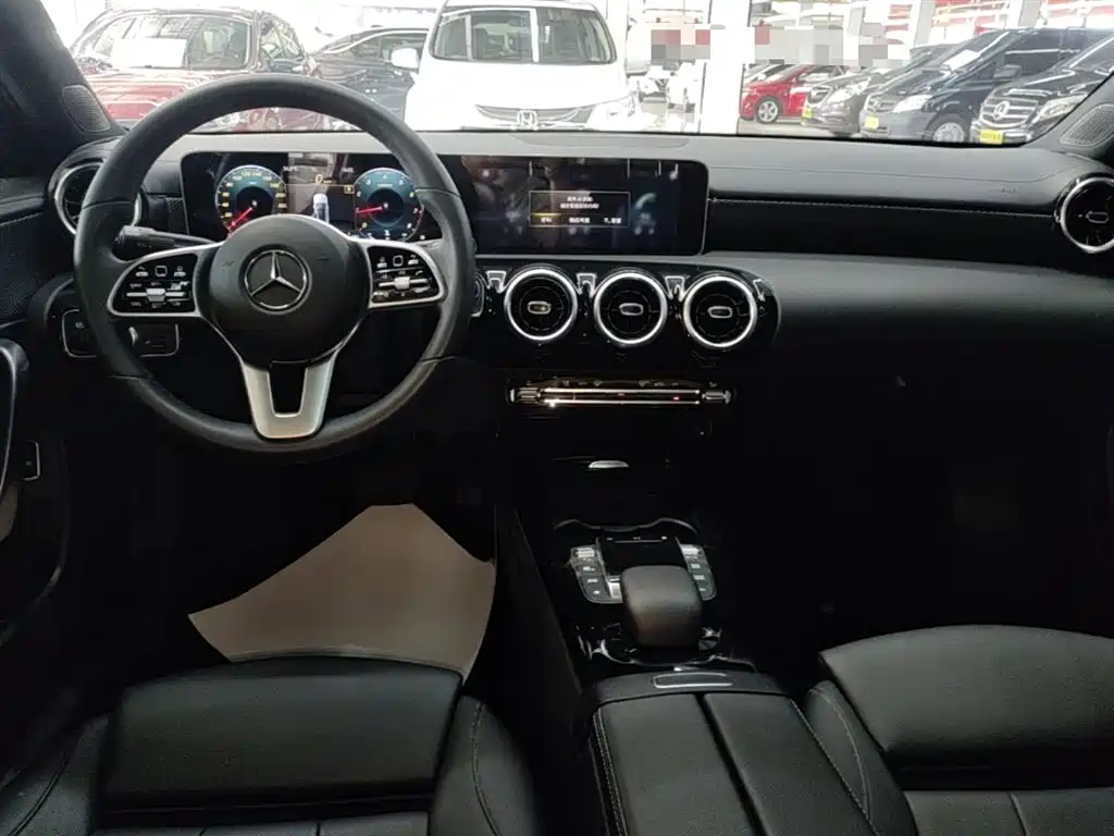 Mercedes-Benz A-Class 2020 — фото 10