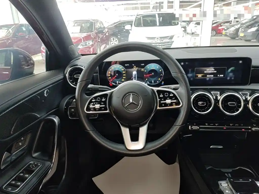 Mercedes-Benz A-Class 2020 — фото 11