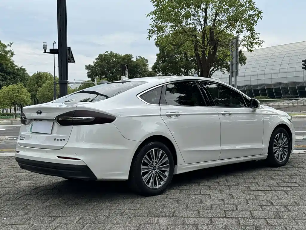 Ford Mondeo New Energy 2020 — фото 9