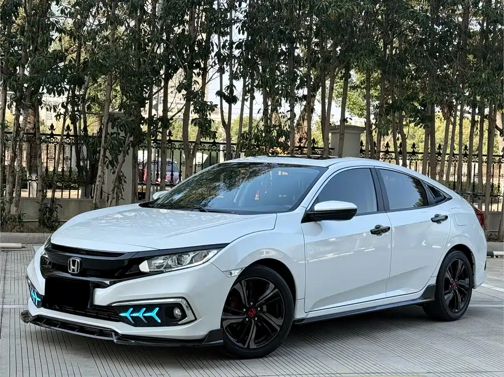Honda Civic 2021 — фото 1