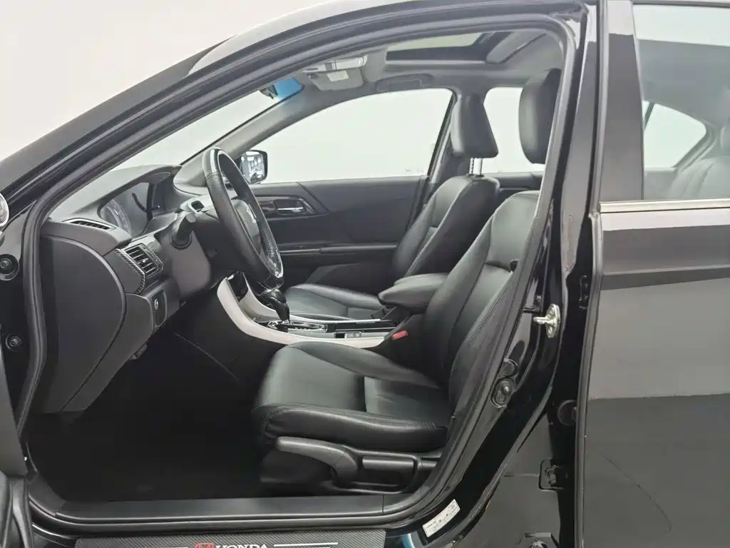 Honda Accord 2016 — фото 10