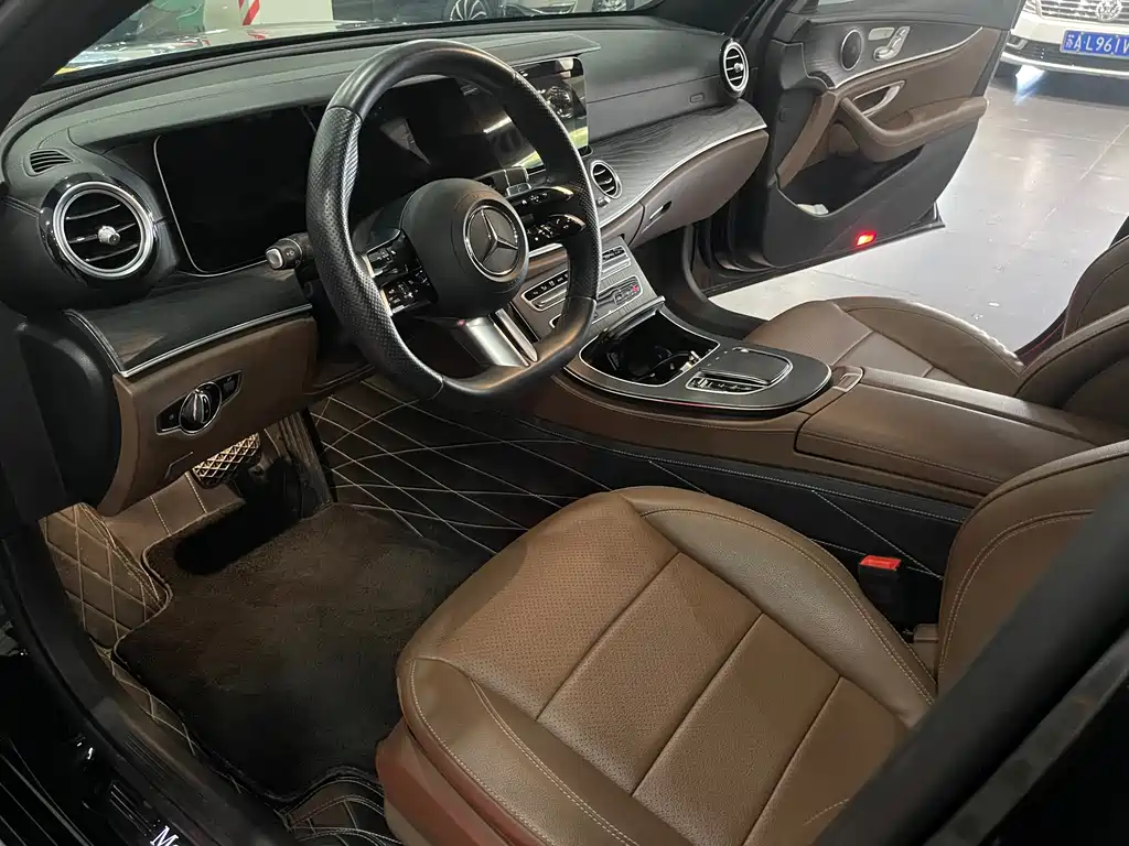 Mercedes-Benz E-Class 2023 — фото 11