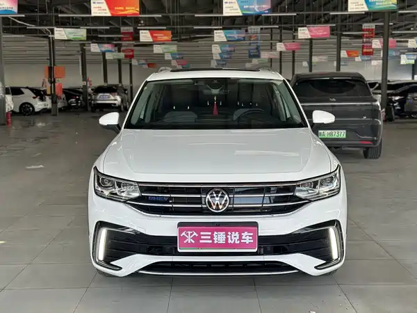 Volkswagen Tiguan L Plug-In Hybrid 2022