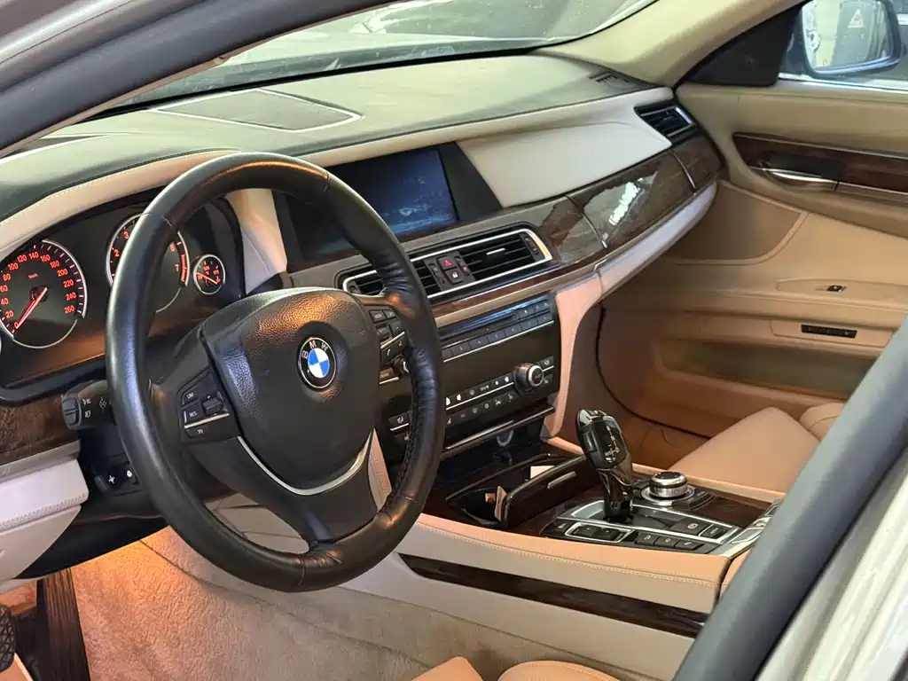 BMW 7 Series 2010