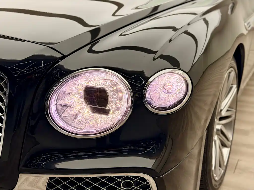 Bentley Flying Spur 2010 — фото 5