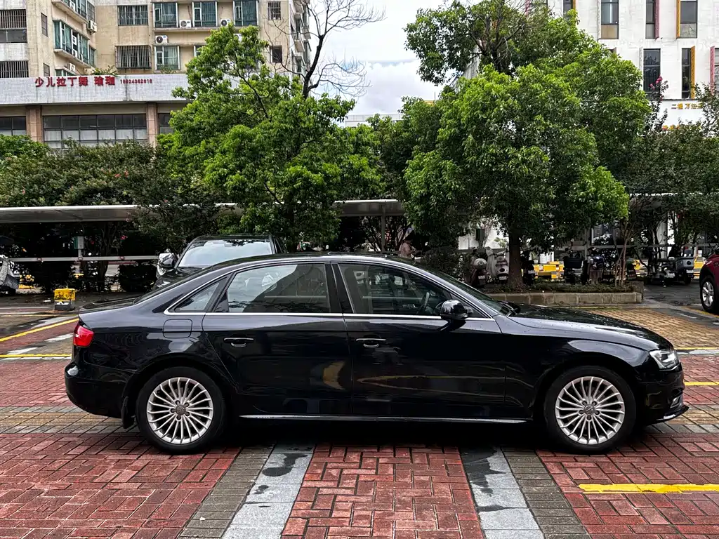 Audi A4L 2013