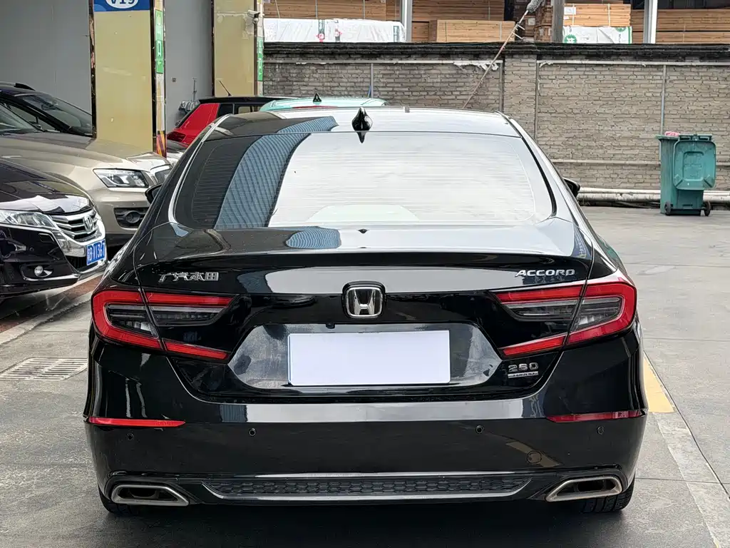 Honda Accord 2022 — фото 12
