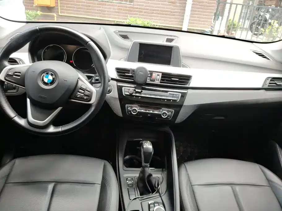 BMW X1 2019 — фото 12