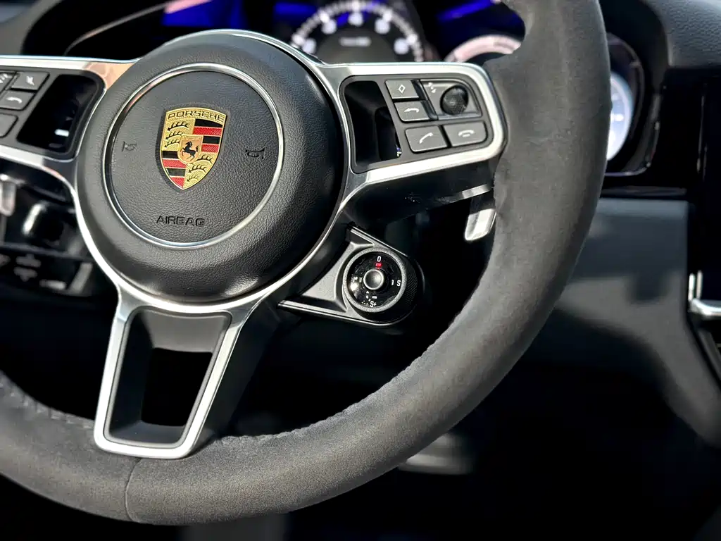 Porsche Cayenne 2020 — фото 20