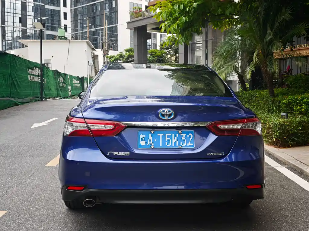 Toyota Camry 2019 — фото 5
