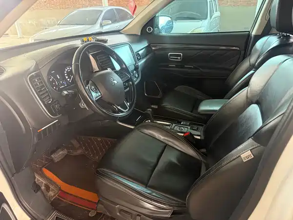 Mitsubishi Outlander 2019