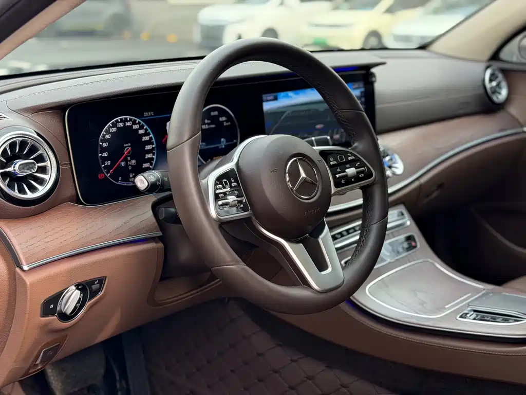 Mercedes-Benz E-Class 2020 — фото 6