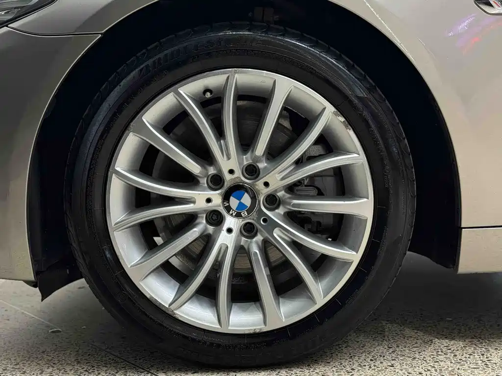 BMW 5 Series 2016 — фото 8