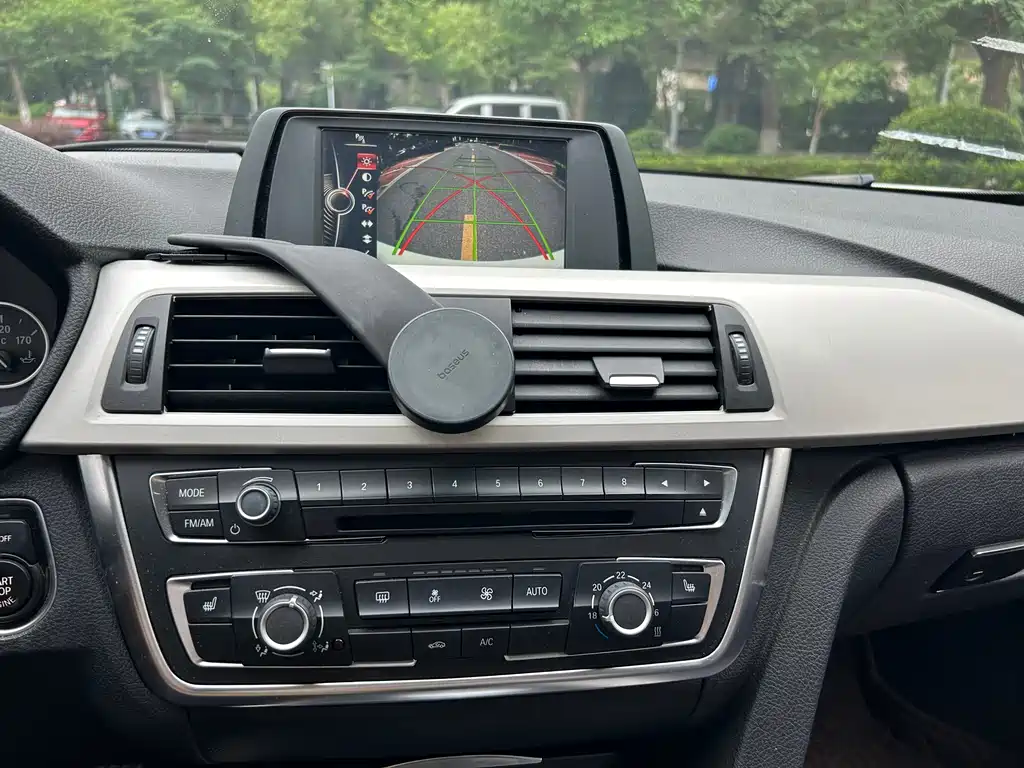 BMW 3 Series 2015 — фото 15