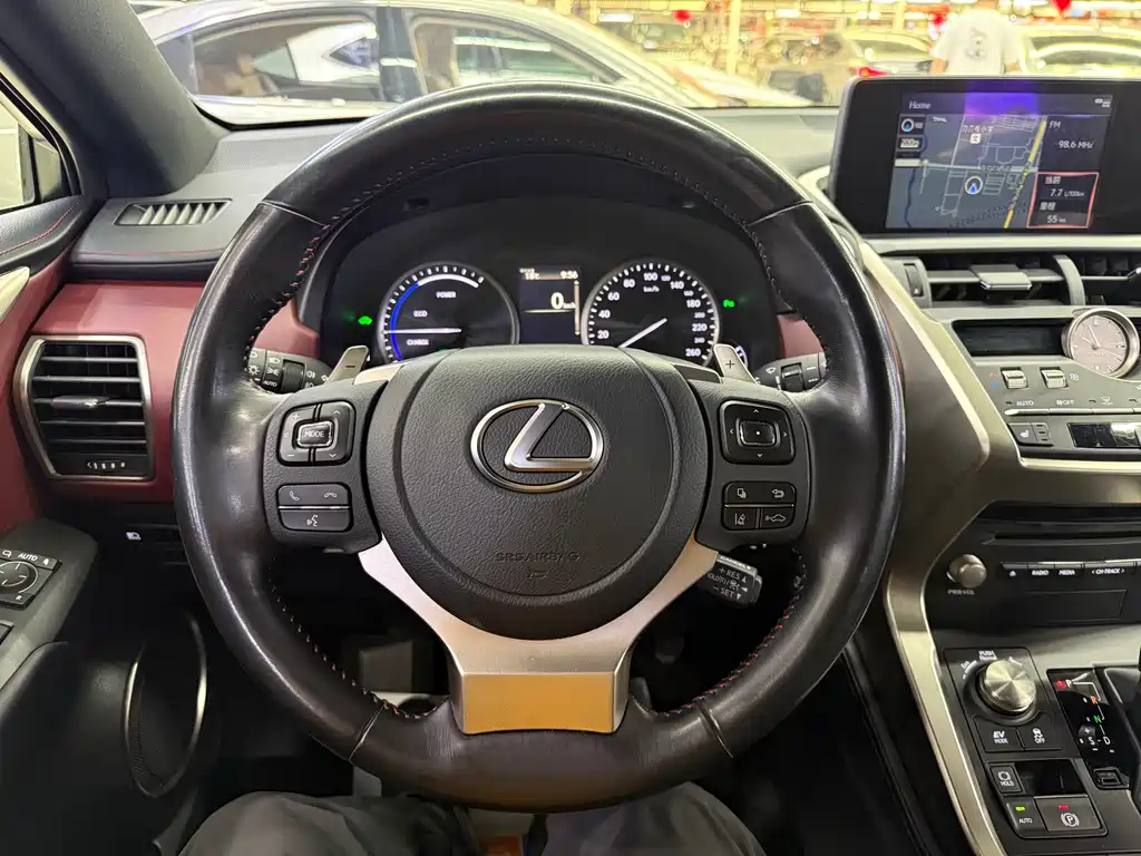 Lexus NX 2020 — фото 14
