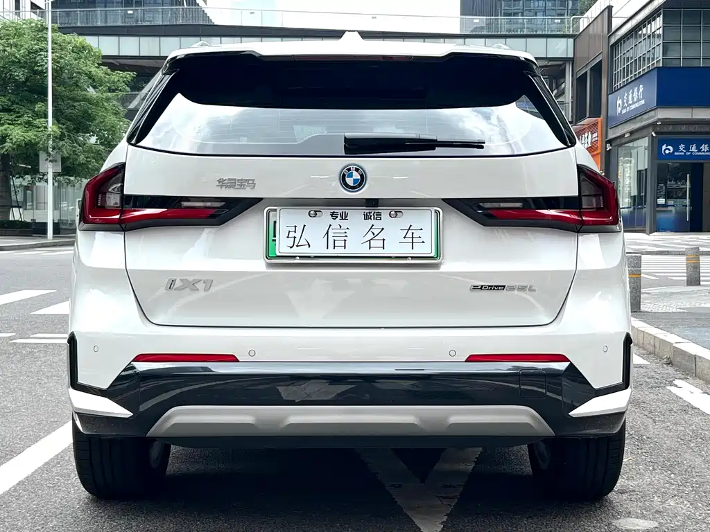 BMW iX1 2024 — фото 15