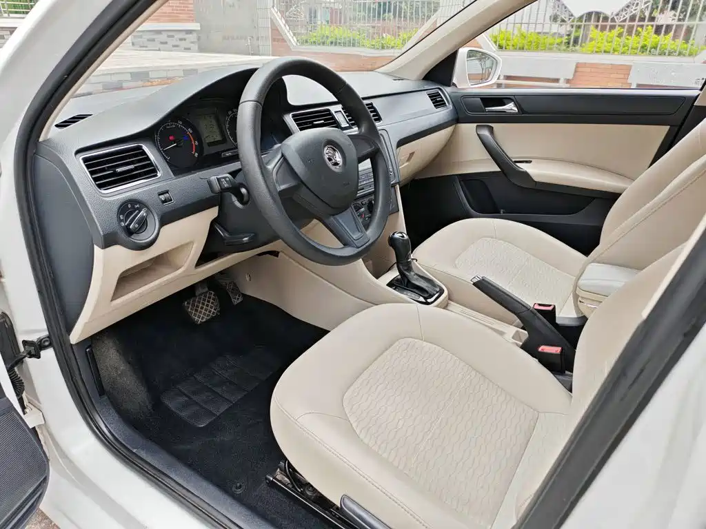 Skoda Rapid 2016 — фото 13