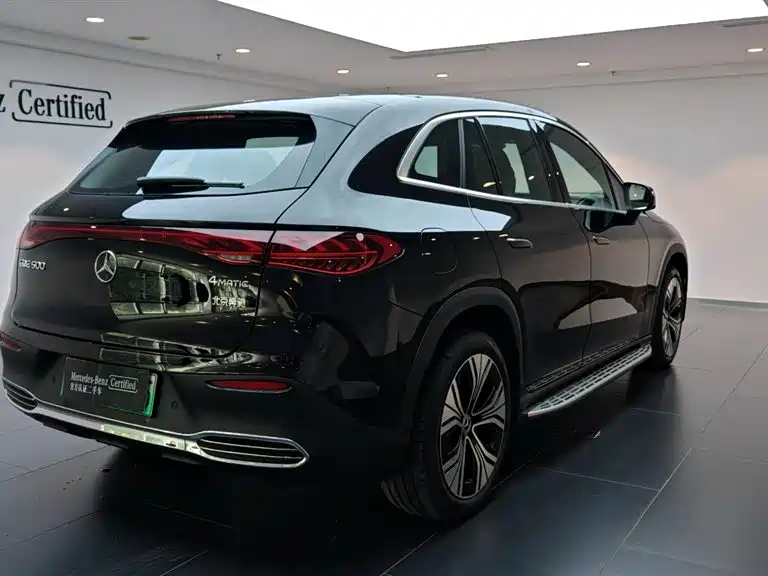 Mercedes-Benz EQE SUV 2025 — фото 6
