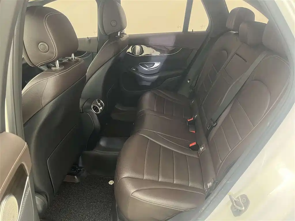 Mercedes-Benz GLC 2017 — фото 14