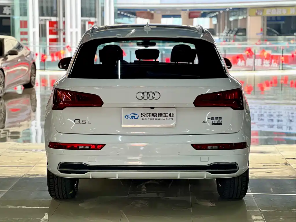 Audi Q5L 2019 — фото 13
