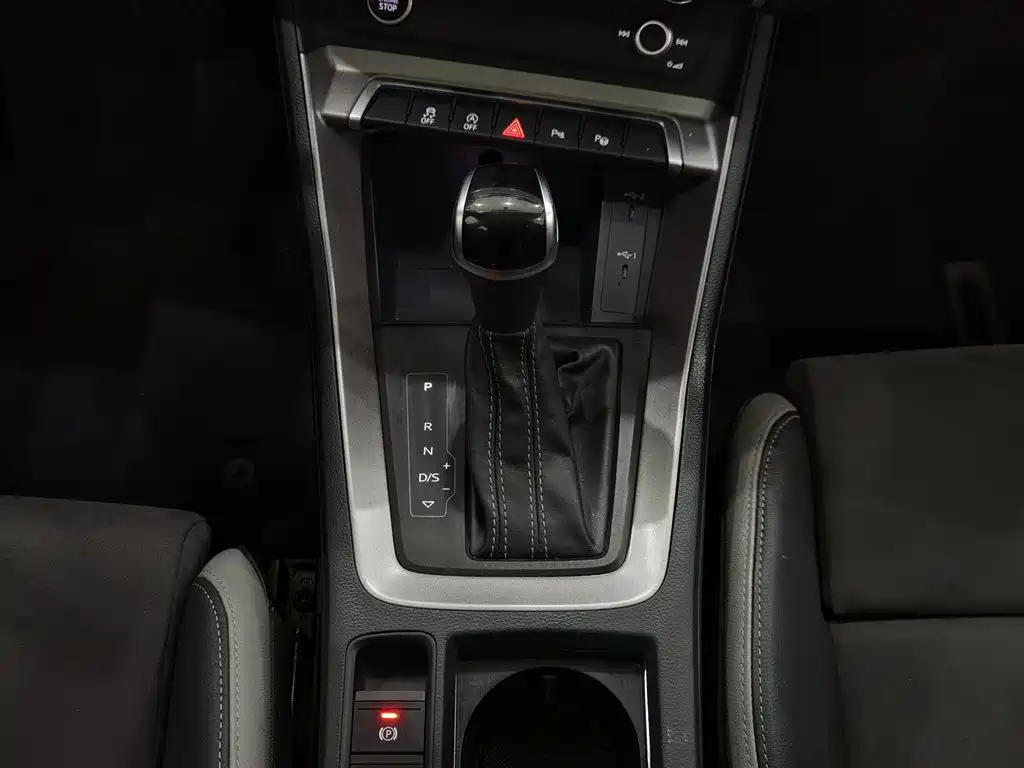 Audi Q3 2022 — фото 13