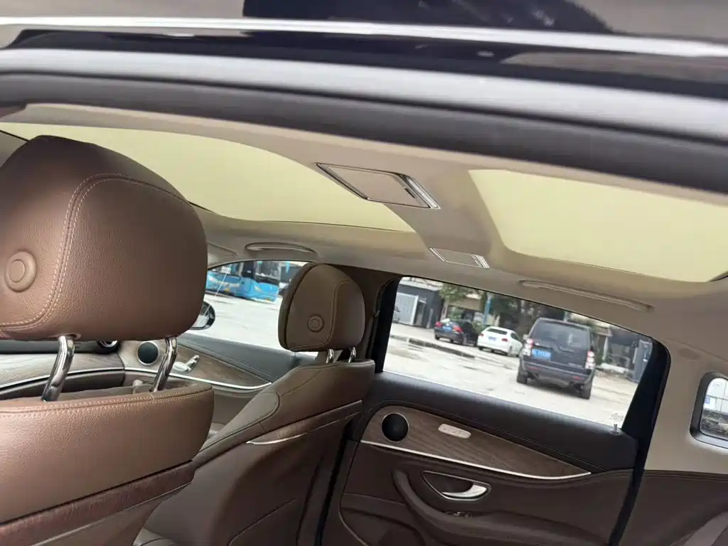 Mercedes-Benz E-Class 2023