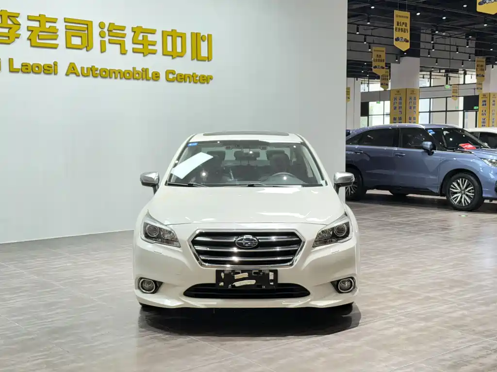 Subaru Legacy 2018 — фото 3