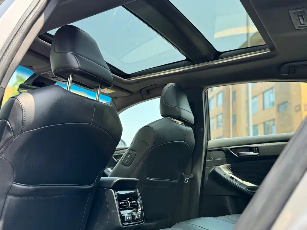 Toyota Avalon 2019 — фото 13