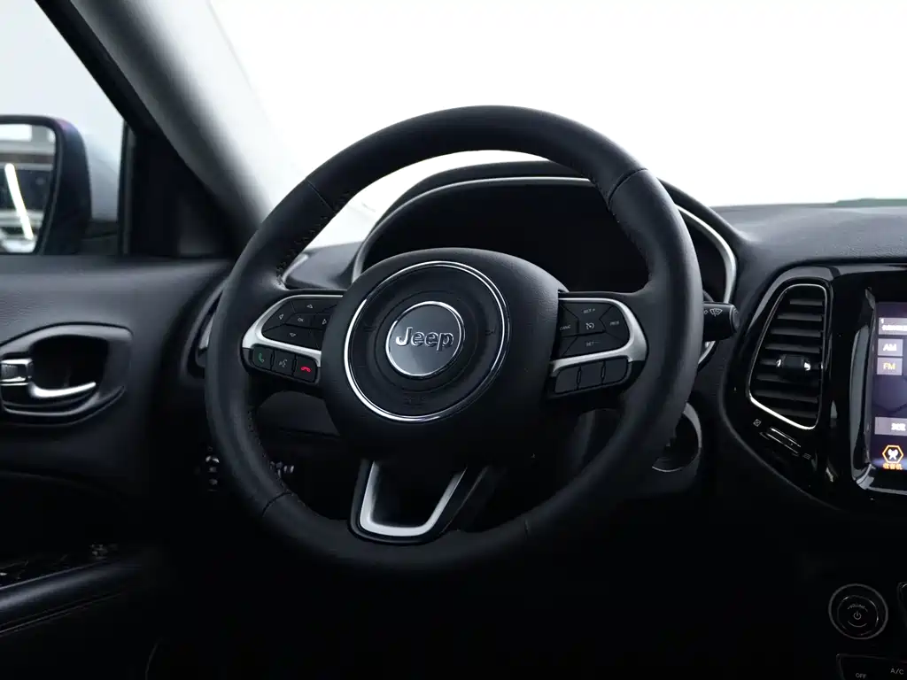 Jeep Compass 2021 — фото 11