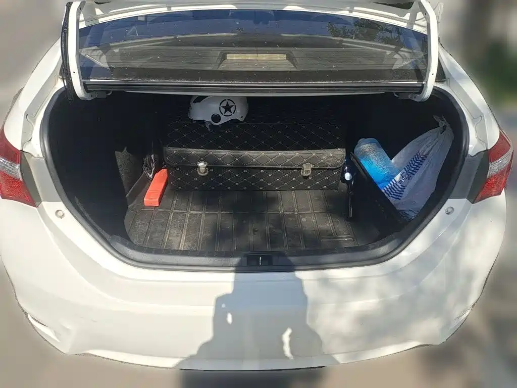 Toyota Corolla 2015 — фото 10