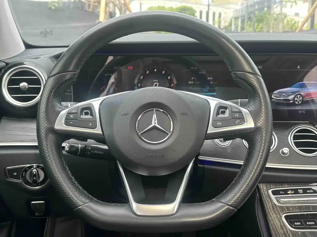 Mercedes-Benz E-Class 2017 — фото 7