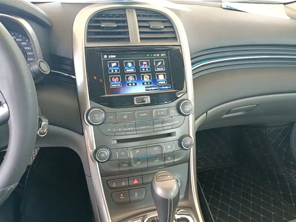 Chevrolet Malibu 2014 — фото 13