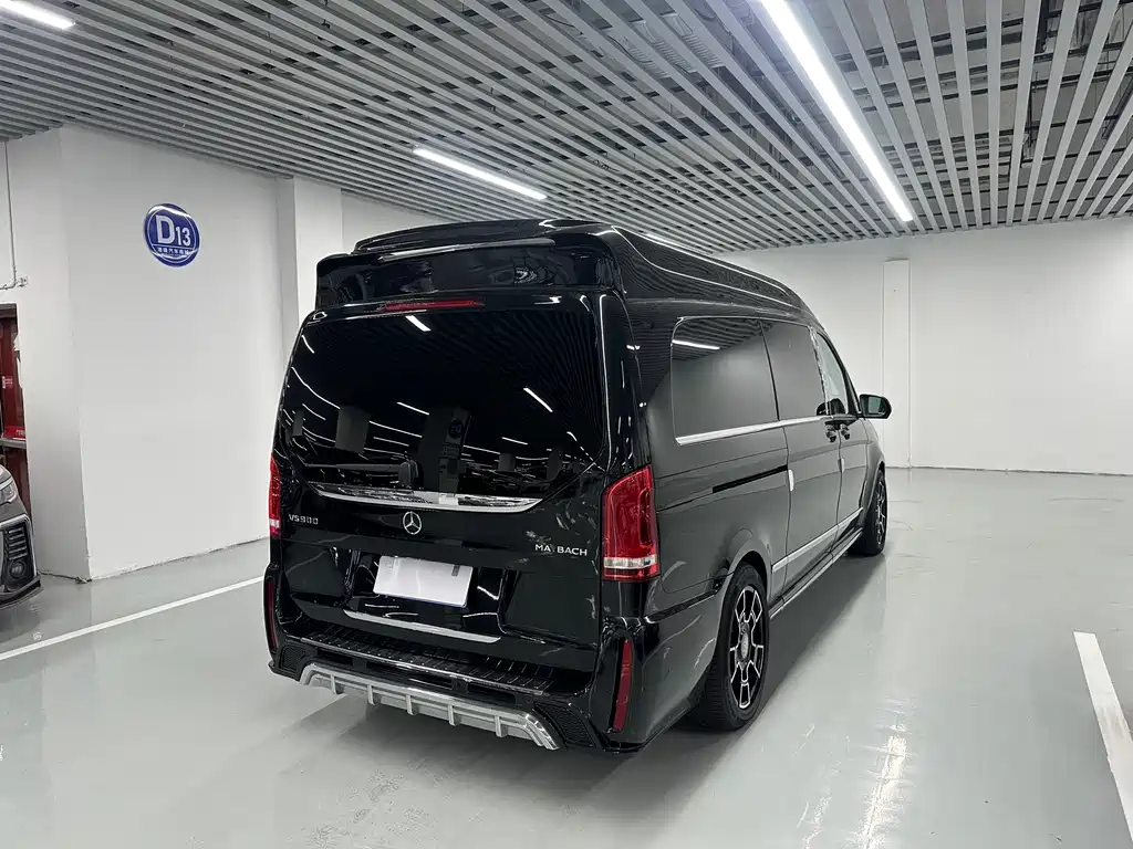 Mercedes-Benz V-Class 2020 — фото 16