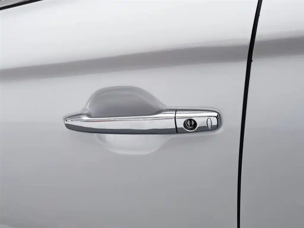 Mitsubishi Outlander 2017 — фото 18