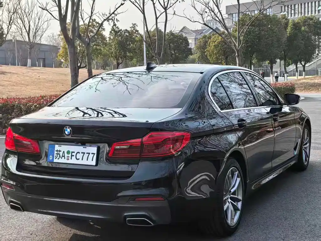 BMW 5 Series 2020 — фото 15