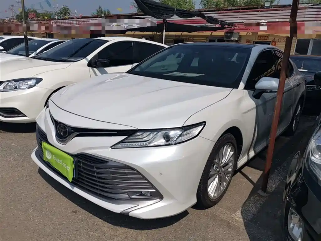 Toyota Camry 2019 — фото 2