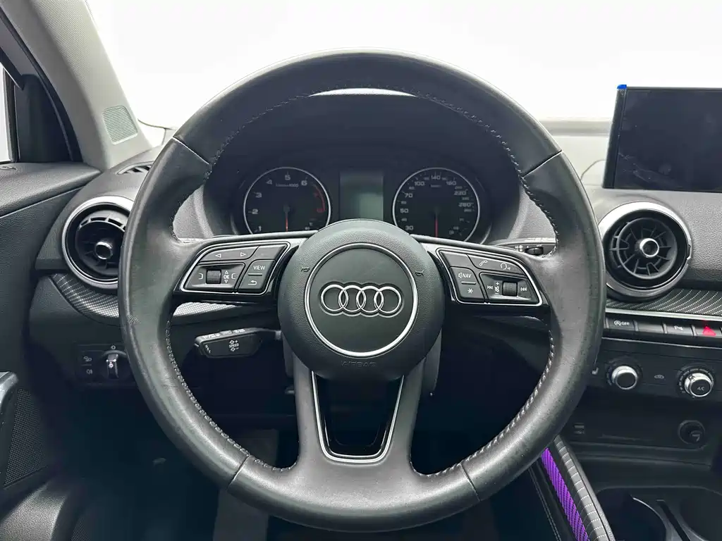 Audi Q2L 2022 — фото 17