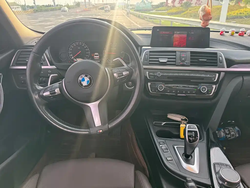 BMW 3 Series 2019 — фото 9